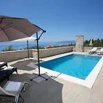 Villa Oaza *